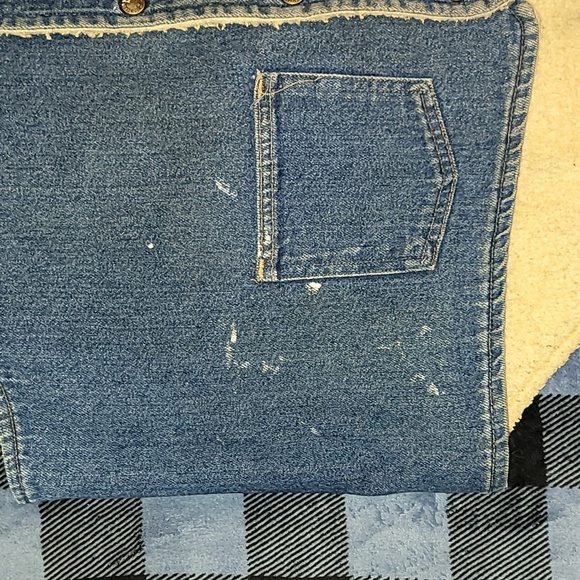 Vintage. Made in USA. 1989. Carhartt denim vest w/sherpa-lining. Size XLT - Picture 8 of 14